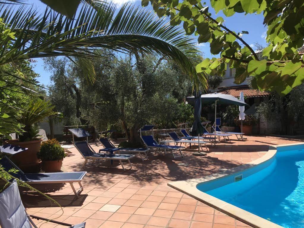 Villa Monica Appartamenti Vieste Exteriör bild